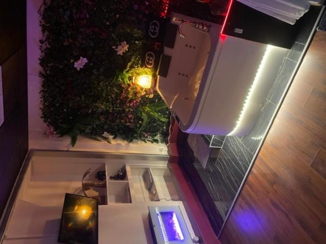 Jacuzzi 9Em Lägenhet Paris Exteriör bild